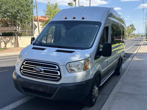 Used 2017 Ford Transit 350 XLT RWD image 4