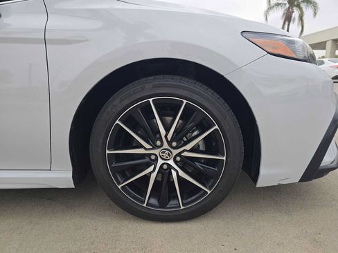 Used 2024 Toyota Camry SE FWD image 9