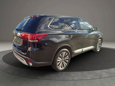 Used 2020 Mitsubishi Outlander AWD image 5