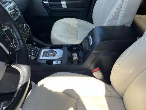 Used 2015 Land Rover LR4 HSE LUX AWD/4WD image 16
