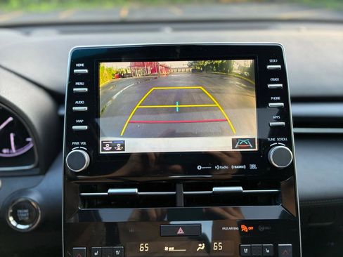 Used 2019 Toyota Avalon Touring FWD image 31