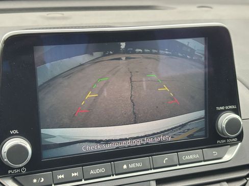 Used 2025 Nissan Altima 2.5 SV FWD image 24