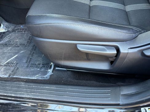 Used 2025 MAZDA CX-50 AWD 2.5 S w/ Select Package image 23