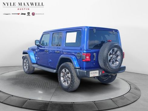 Used 2018 Jeep Wrangler Unlimited Sahara AWD/4WD image 14