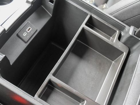 Used 2025 Chevrolet Tahoe LT image 24