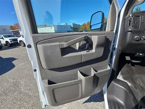 New 2025 Chevrolet Express 2500 w/ Enhanced Convenience Package image 20