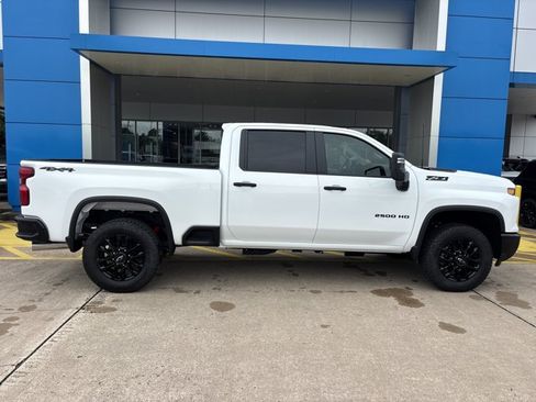 New 2026 Chevrolet Silverado 2500 Custom w/ Custom Value Package AWD/4WD image 2