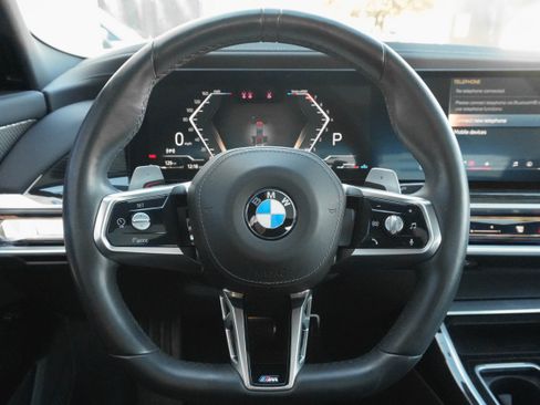 Certified 2025 BMW 740i image 18