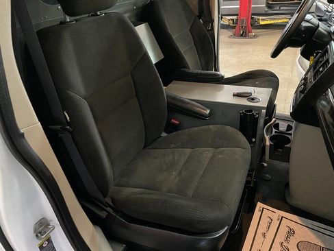 Used 2015 RAM C/V Tradesman FWD image 17
