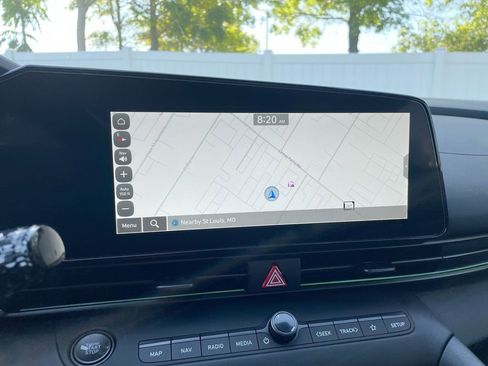 Used 2025 Hyundai Elantra SEL image 44