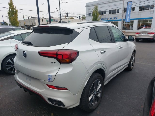 Used 2022 Buick Encore GX Preferred w/ Sport Touring Package FWD image 2