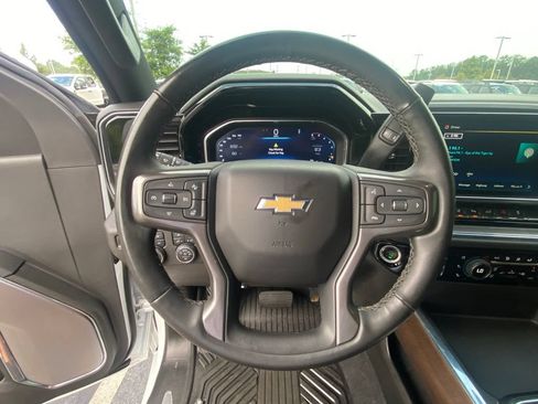 Used 2024 Chevrolet Silverado 2500 High Country w/ High Country Premium Package AWD/4WD image 14