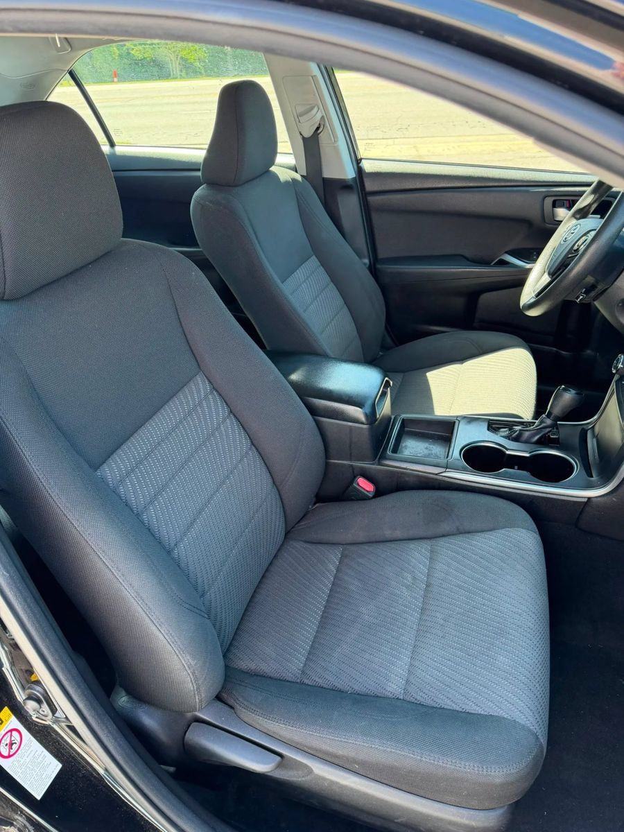 Used 2017 Toyota Camry LE FWD image 13