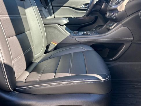 Used 2021 GMC Acadia Denali w/ LPO, Floor Liner Package image 14