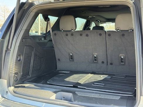 Used 2024 Chevrolet Suburban High Country w/ Premium Package image 38