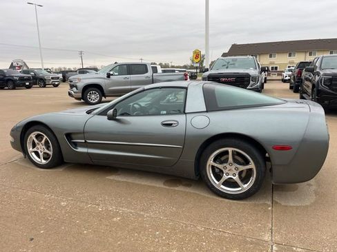 Used 2004 Chevrolet Corvette Coupe w/ Roof Package image 8
