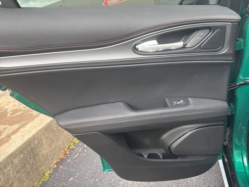 New 2025 Alfa Romeo Stelvio Sprint image 18