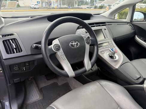Used 2014 Toyota Prius Four image 17