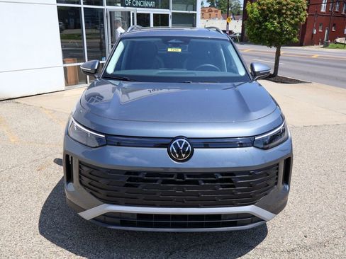 New 2026 Volkswagen Tiguan SE FWD image 8