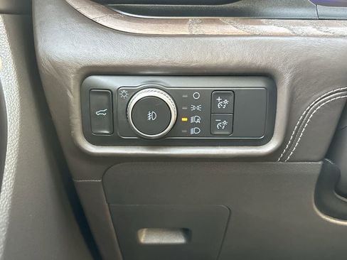 Used 2020 Ford Explorer Platinum w/ Premium Technology Package image 14