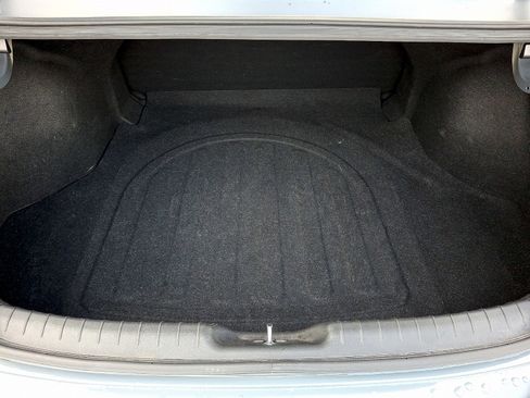 Used 2022 Hyundai Elantra SE FWD image 28