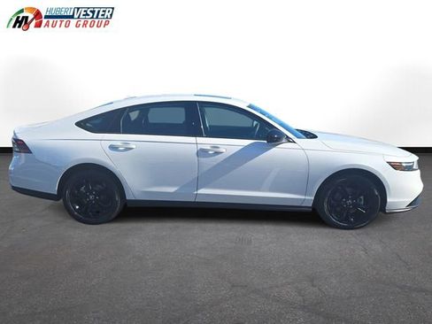 New 2025 Honda Accord SE image 5