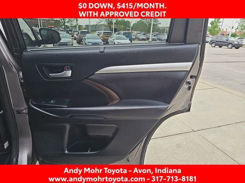 Used 2017 Toyota Highlander XLE FWD image 37