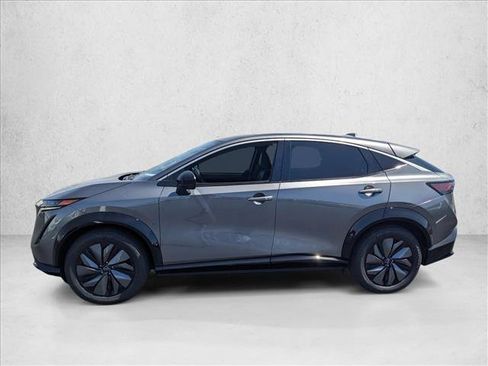 Used 2023 Nissan Ariya FWD image 2