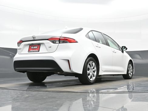 Used 2024 Toyota Corolla LE FWD image 29