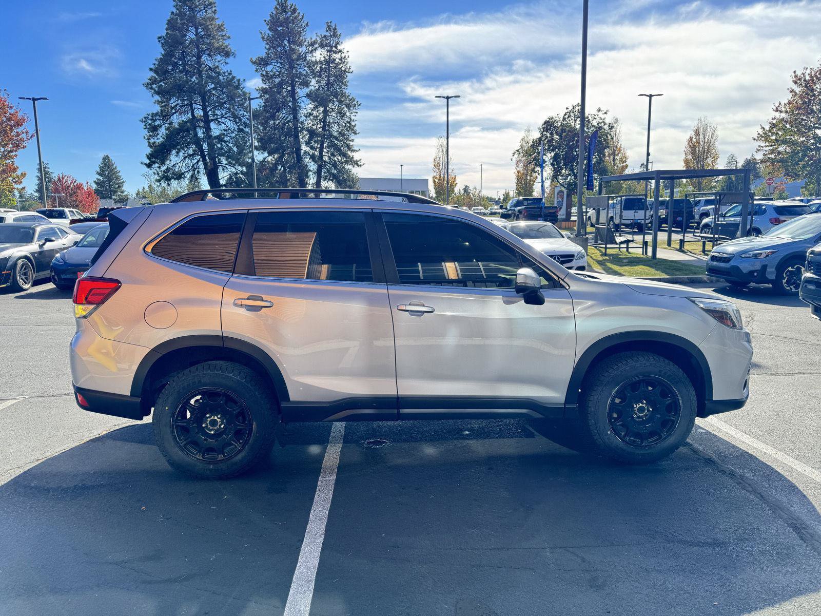 Used 2021 Subaru Forester Limited AWD/4WD image 6