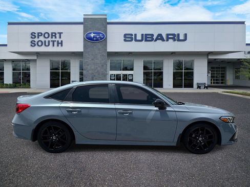 Used 2022 Honda Civic Sport image 2