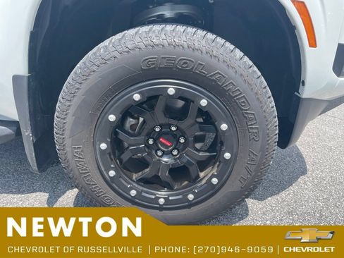 Used 2025 Nissan Frontier SV w/ SV Convenience Package AWD/4WD image 16