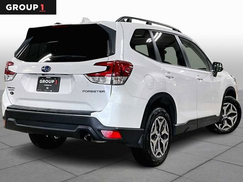 Used 2023 Subaru Forester Premium image 13