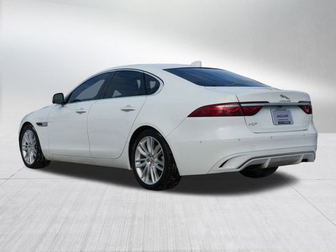 Used 2021 Jaguar XF SE image 7