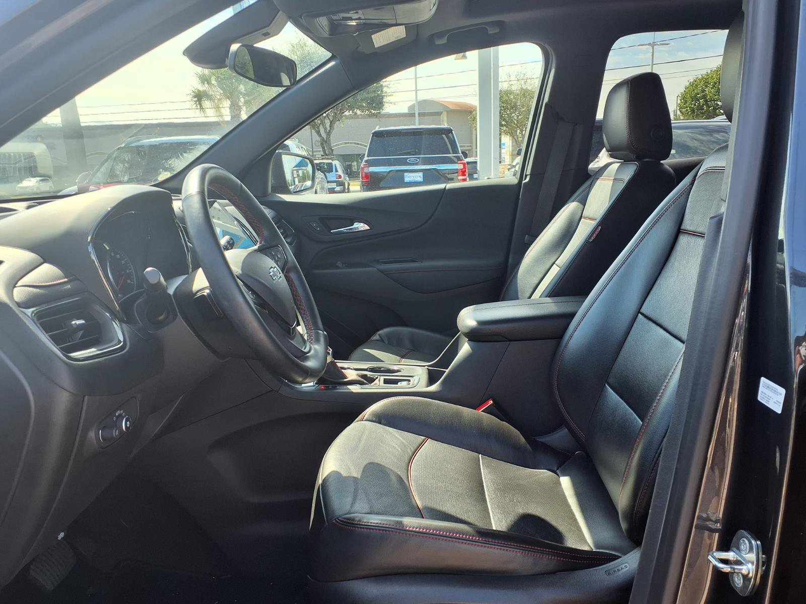 Used 2022 Chevrolet Equinox RS w/ RS Leather Package FWD image 17