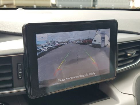 Used 2023 Ford Explorer XLT w/ Equipment Group 202A image 15