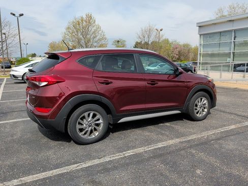 Used 2017 Hyundai Tucson SE AWD/4WD image 3