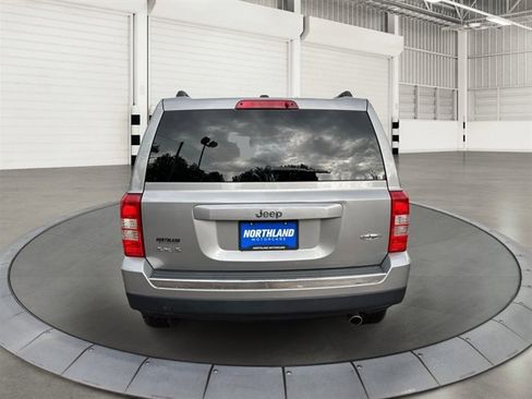 Used 2016 Jeep Patriot High Altitude image 3