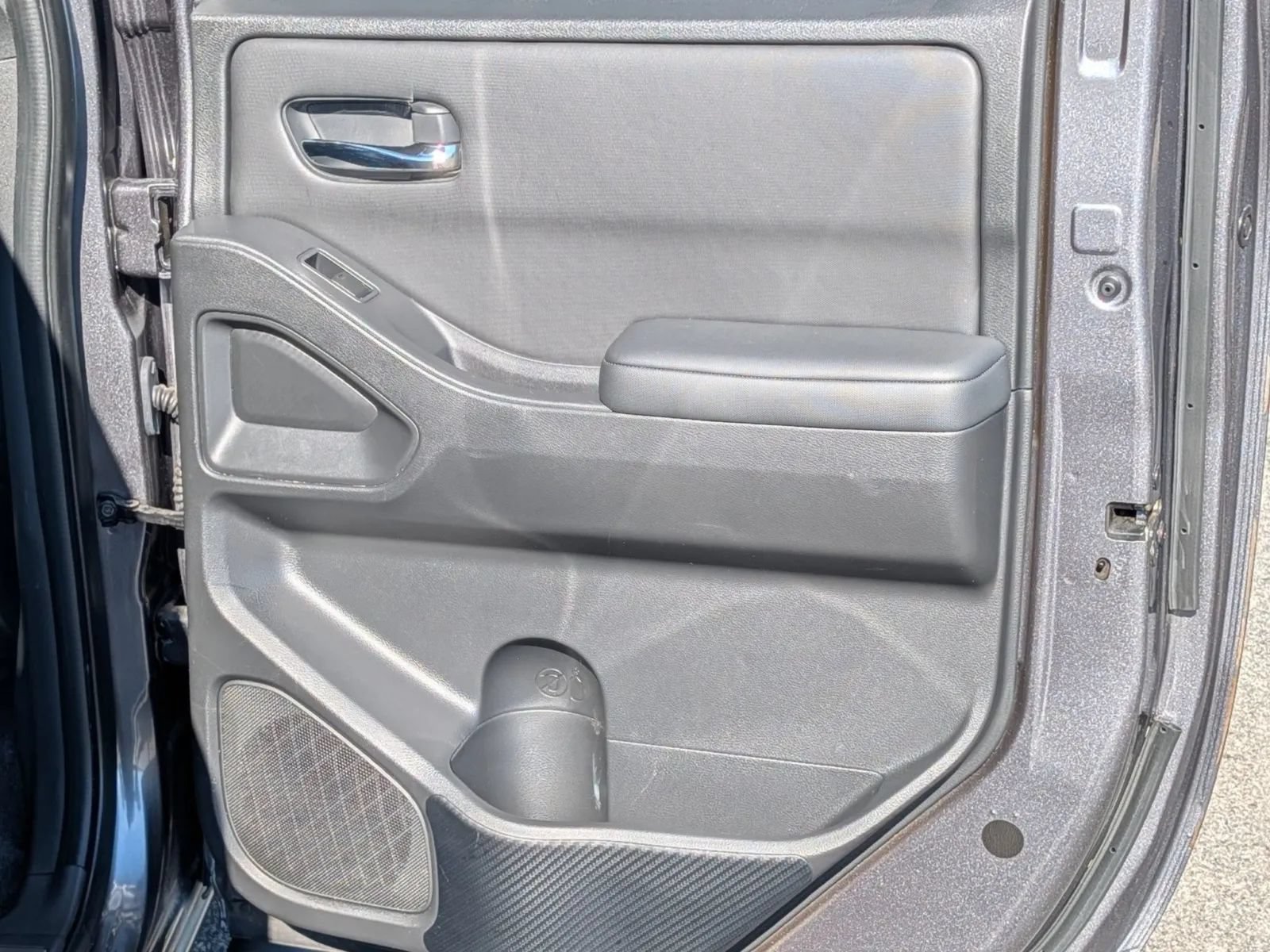 Used 2023 Nissan Frontier SV w/ Midnight Edition Package RWD image 15