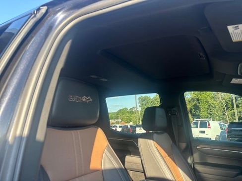 Used 2023 Chevrolet Silverado 1500 High Country w/ High Country Premium Package AWD/4WD image 48