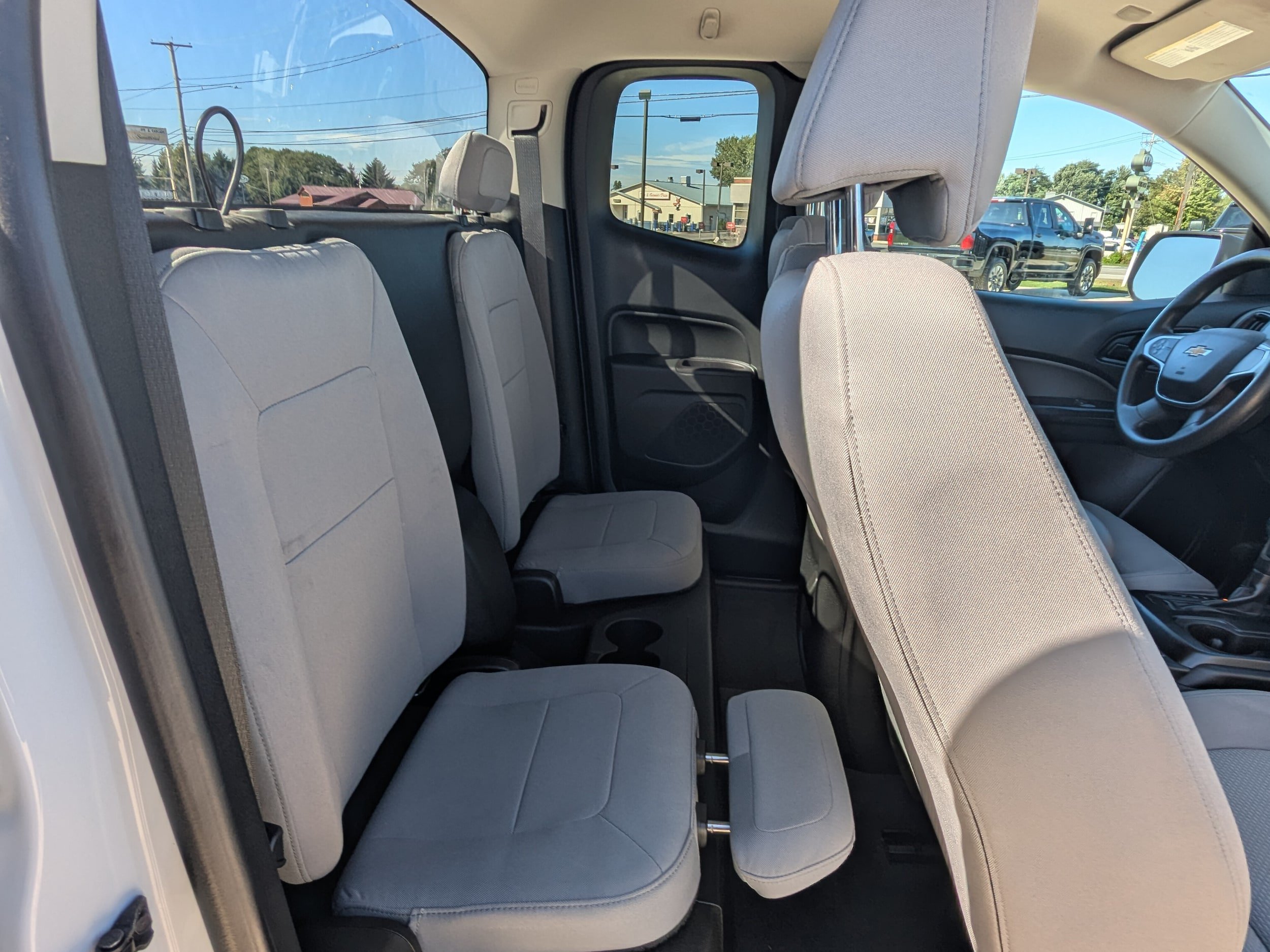 Used 2020 Chevrolet Colorado W/T w/ WT Convenience Package AWD/4WD image 11