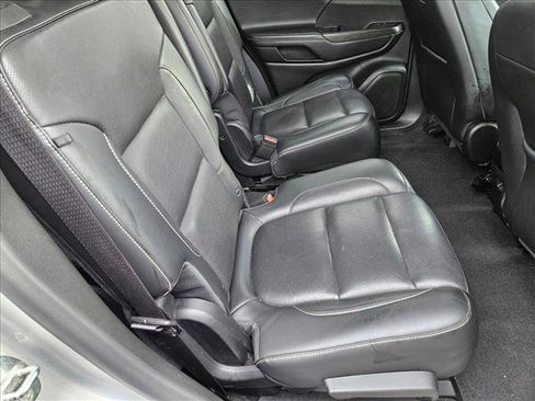 Used 2018 GMC Acadia SLT image 19