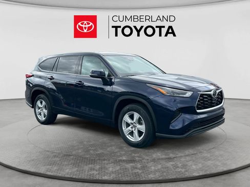 Used 2022 Toyota Highlander L FWD image 7
