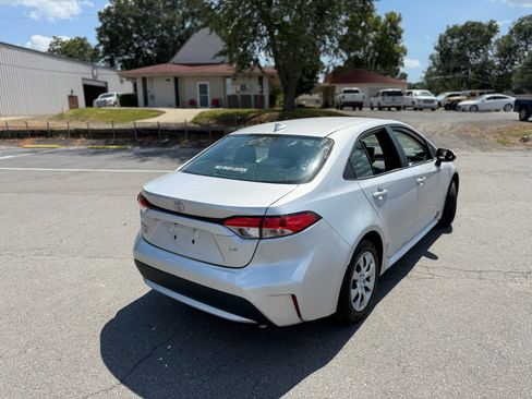 Used 2020 Toyota Corolla LE FWD image 19