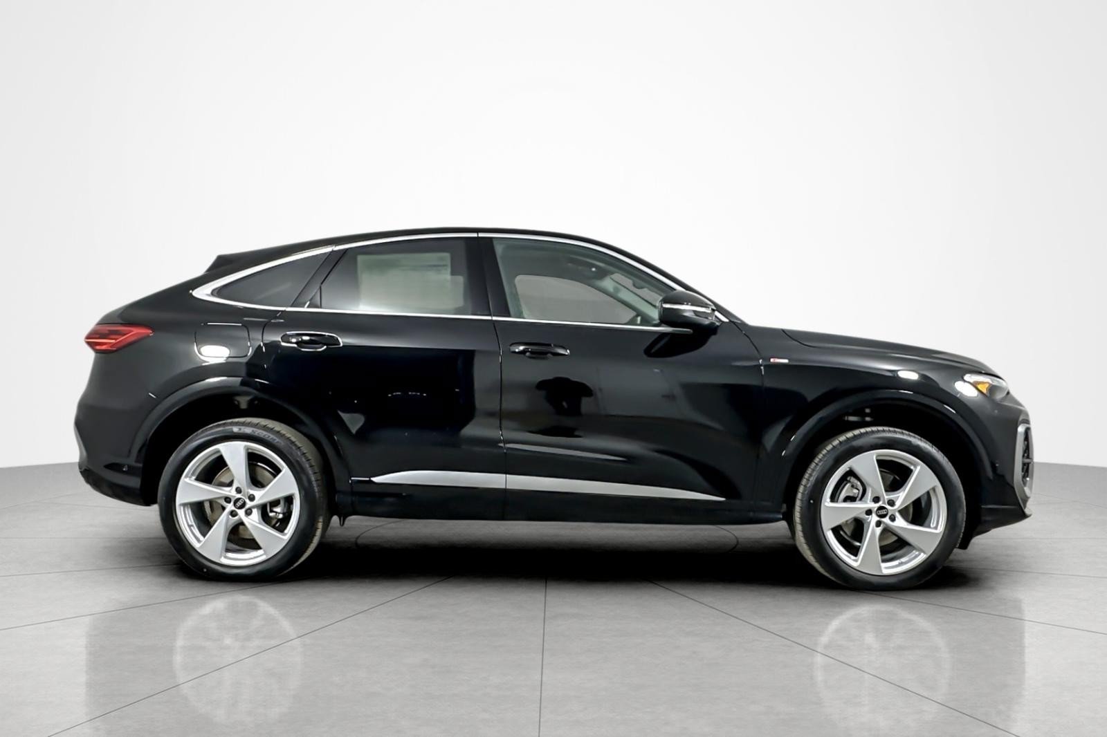 New 2026 Audi Q5 Premium Plus AWD/4WD image 7