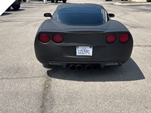Used 2010 Chevrolet Corvette Coupe w/ 1LT RWD image 5