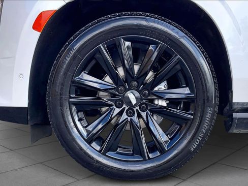 Used 2023 Cadillac Escalade Sport Platinum w/ LPO, Floor Liner Package AWD/4WD image 11