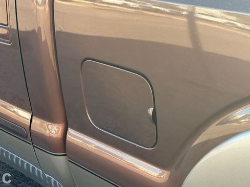 Used 2012 Ford F250 Lariat w/ Chrome Pkg image 11