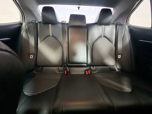Used 2018 Toyota Camry SE FWD image 32