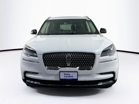 Used 2024 Lincoln Aviator AWD w/ Premium Package image 2